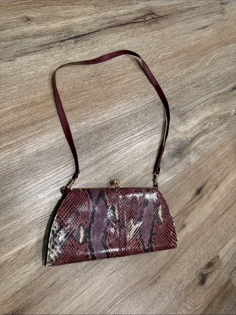 Vintage Women’s Burgundy Genuine Snakeskin Shoulder Bag Kiss-lock Clutch
